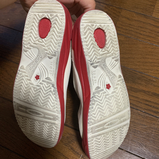 上履き シューズ 22cmEE 赤 女の子の画像