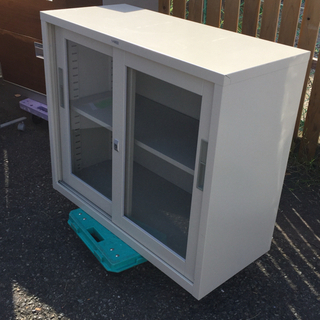 ★状態良好！！★ 窓付ガラス戸 スチールキャビネット 引違い書庫 の画像