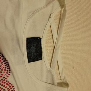 白のトレーナーの画像