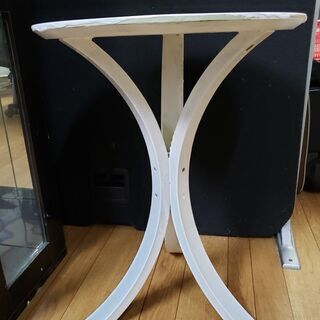 円形スツール（木製）白塗装品（中古）の画像