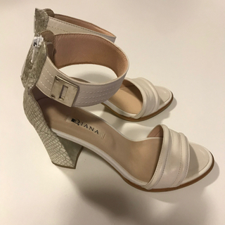 DIANA  サンダルの画像