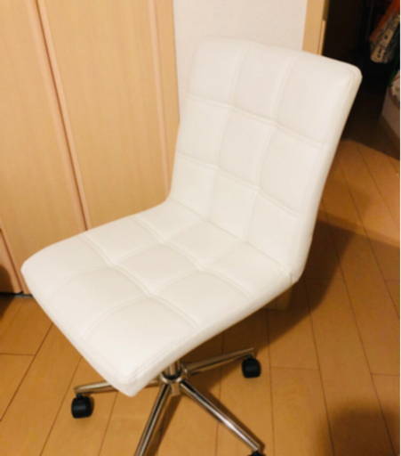 【本日終了】美品　オフィスチェア　北欧風　レザー　ホワイト　取りに来てくれる方限定