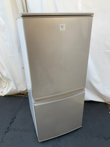 シャープ　137L冷蔵庫　SJ-PD14Y-N
