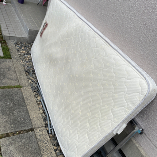 追加ありシングルベッド1000円