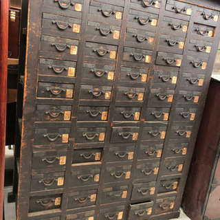 プレミア品！！アンティーク家具好き必見！！薬箪笥
