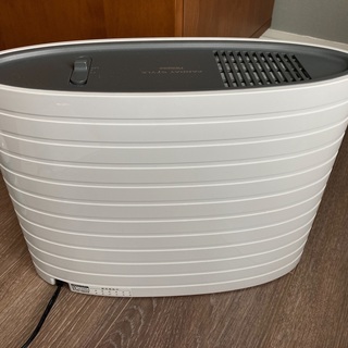 コンパクトな空気清浄機　ツインバードAC-4234Wの画像