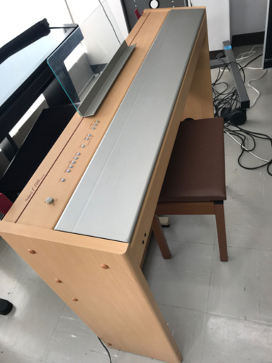 取引場所　南観音　V  2109-439  Roland  F-100  Digital piano   88鍵