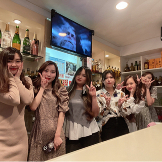 時給2000円～完全日払い！送迎あり。ホールスタッフ堺市天神SANCHEZの画像