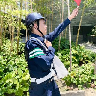天神西通りで交通誘導警備👮‍♀️18～72歳まで活躍✨日払いOKの画像