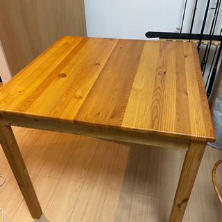 2人がけテーブル差し上げます。IKEA 木目調　ライトブラウンの画像