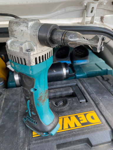 マキタ充電ニブラ　中古