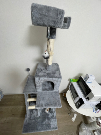 お値下げしました　キャットタワー　新品同様　グレー
