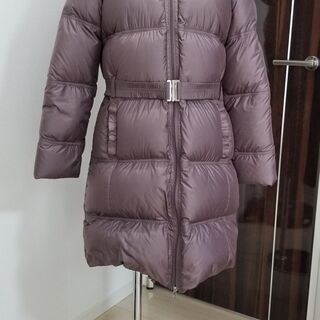 ADIDASダウンコートの画像