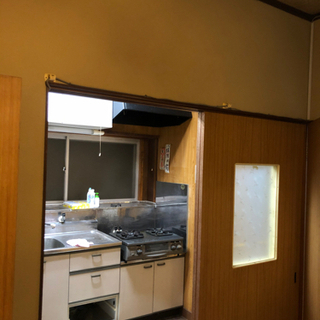 🉐秦野市　堀西　一戸建　駐車場付き！！リフォーム中〔ほぼ終わり？〕家賃値引きしました♪ − 神奈川県