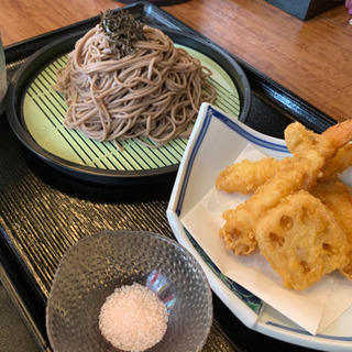 ランチスタッフ募集！週1でOK!元気で明るい方大募集！賄い付き、給料手渡し、ネイル自由の画像
