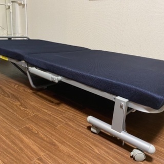 募集中　折りたたみベッド(ニトリ)の画像