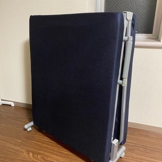 募集中　折りたたみベッド(ニトリ)