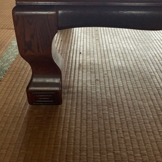 アンティークなローテーブルの画像