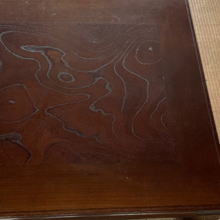 アンティークなローテーブルの画像