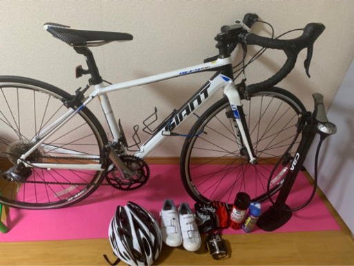【美品】女性向け ロードバイク　シューズ・ヘルメットなど備品全て付属