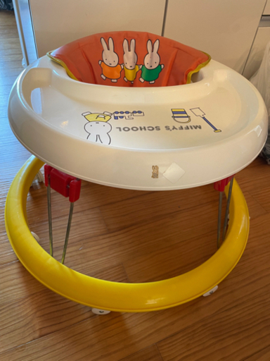 歩行器とバウンサー