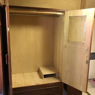 タンス　差し上げます