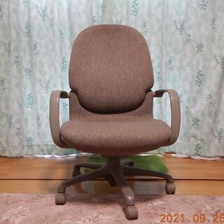 中古の重役椅子
