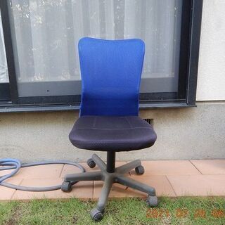 中古の椅子
