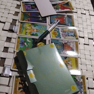 タロットカード大小アルカナ　欠カードなし。