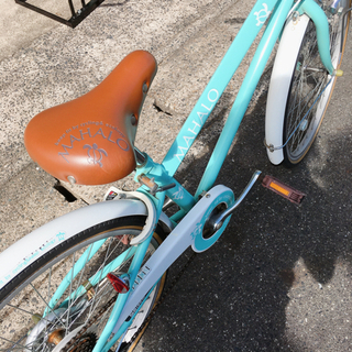 6段階変速ギア付き自転車✨24インチ　ジュニア向けサイズ✨ハワイアンデザイン✨ペールグリーン×ホワイト✨鍵ありタイプ✨中古品の画像