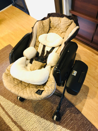 コンビ ホワイトレーベル ネムリラ AUTO SWING ダッコプラス エッグショック ミルクティー（ベージュ）