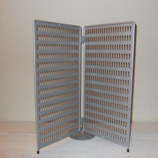 アクセなど小物展示用　しっかりした金属製台/折りたたみ式の画像
