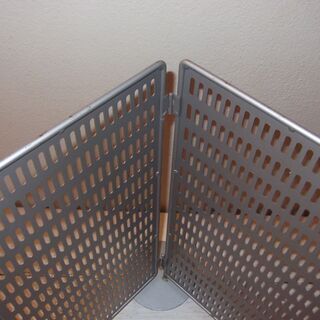 アクセなど小物展示用　しっかりした金属製台/折りたたみ式の画像