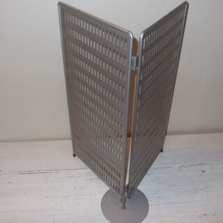 アクセなど小物展示用　しっかりした金属製台/折りたたみ式の画像