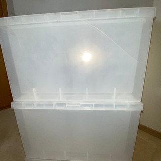 無印良品等の収納ケース5個の画像