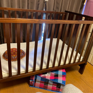 ブーリ　高級ベビーベッド　赤ちゃん