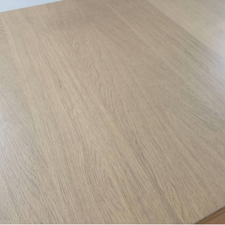IKEAのダイニングテーブルの画像
