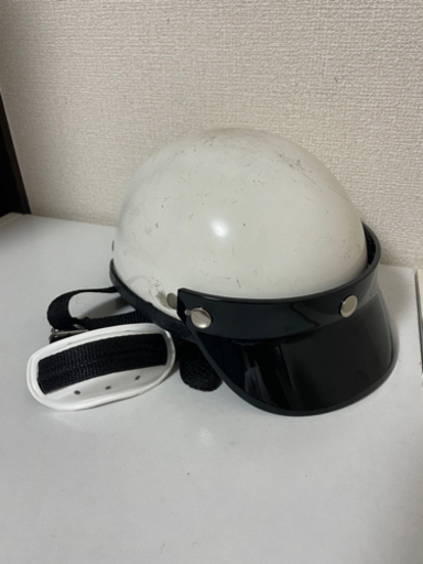装飾用のヘルメットです。半キャップ。半ヘル。