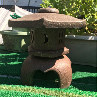 信楽焼の灯籠の画像