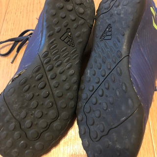 サッカートレーニングシューズ 21.5cm adidas　ネイビーの画像