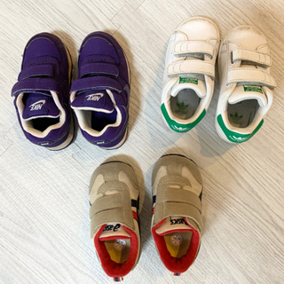 NIKE adidas スタンスミス　asics 子供靴