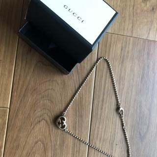 GUCCIのハートネックレス