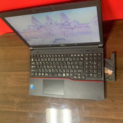 SSD & メモリ8GB搭載なのでストレスなく使えるパソコン