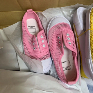 再度入荷！早い者勝ち！子供靴新品50足の画像
