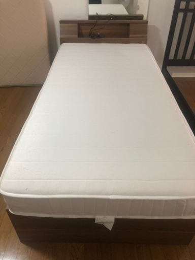 服部家具のベッド　マットレス付き