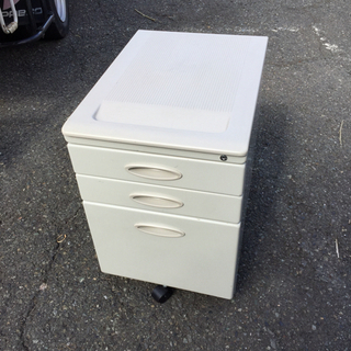 ★特価！★ 業務用 デスク用スチールキャビネット キャスター付きの画像