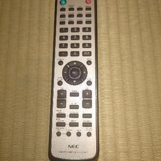 パソコン　NEC　モニター　42型の画像