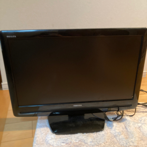 東芝　REGZA 22型