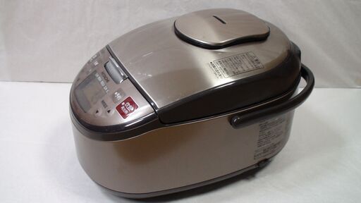 炊飯器★HITACHI　RZ-A1OKSM★黒厚鉄釜★5.5合炊き