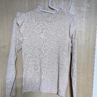 【12】ニット　ショルダーフリル　フリーサイズ
